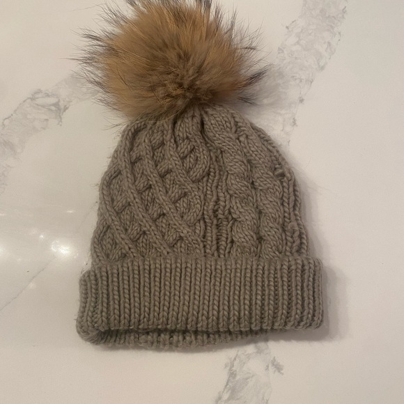 Versace knit pompom Hat - Picture 4 of 4